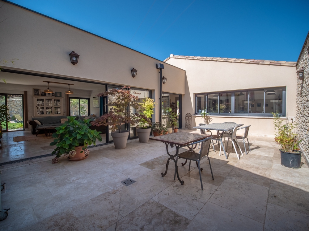 Terrasse carrelée : avantages et inconvénients